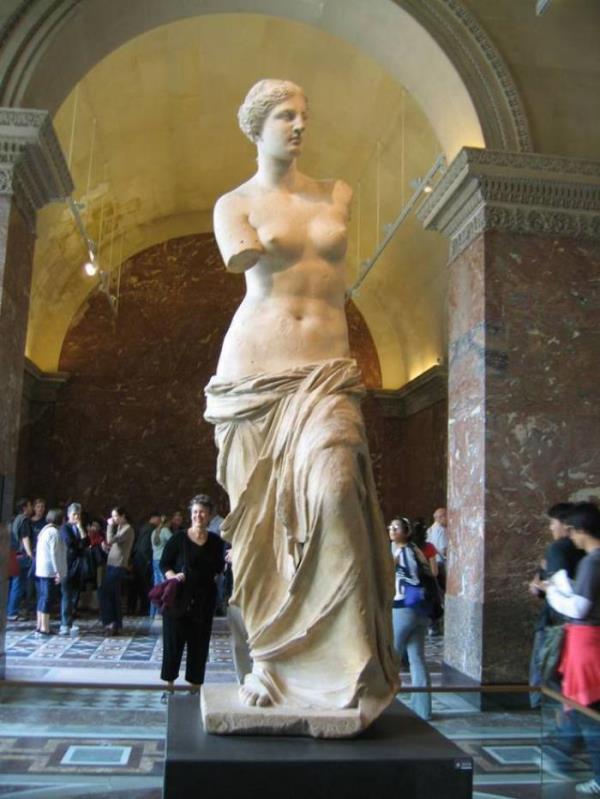 断臂维纳斯不是女神是妓女 她为何失去双臂！