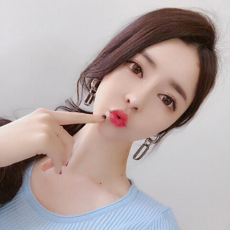 海口邵雁凡职业试驾员19岁身高158.5 海口邵雁凡职业试驾员19岁身高158.5