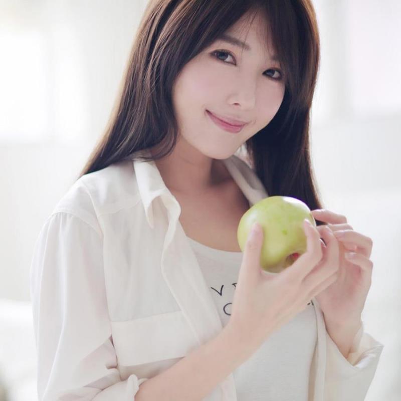 杭州叔变红职业内部车模19岁身高158