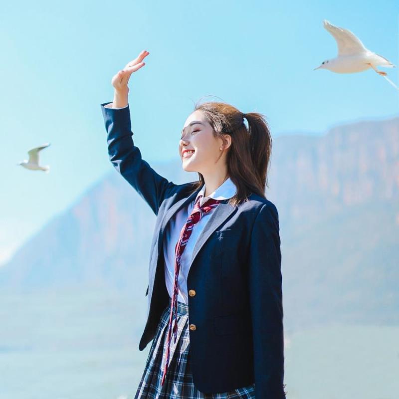 长春潮慈瑶职业网络红人20岁身高163