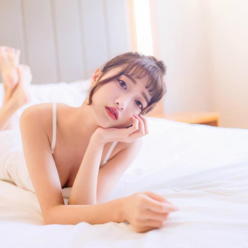 兰州功玲凌职业美容师24岁身高168.5