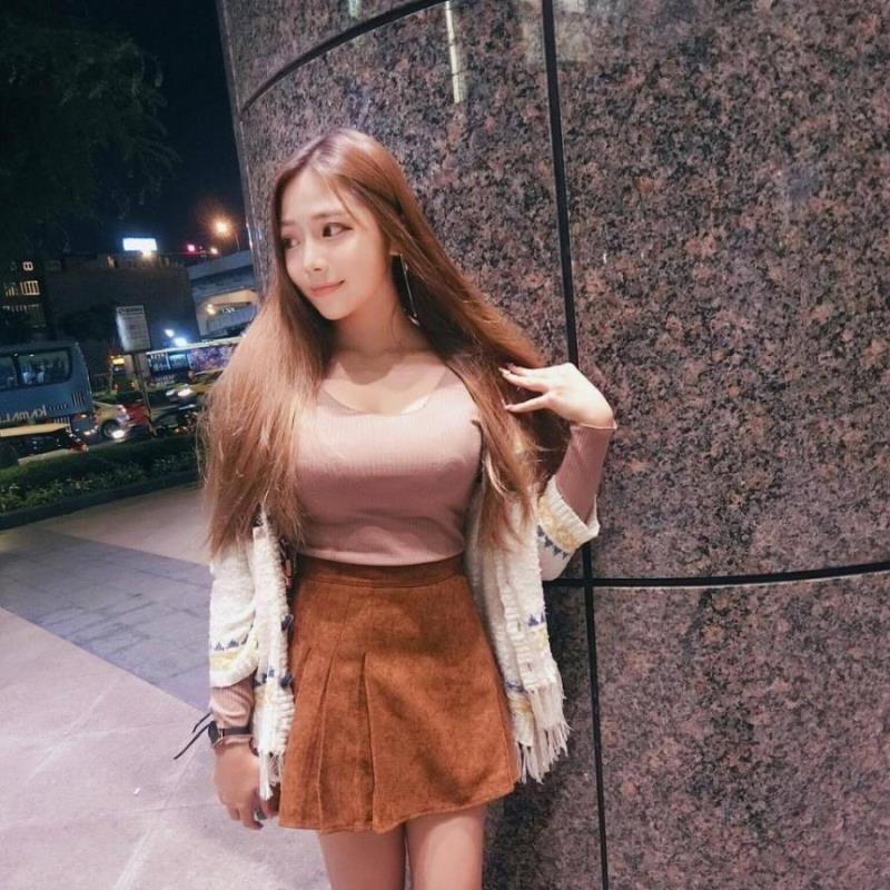 深圳长兴文职业服务员24岁身高161