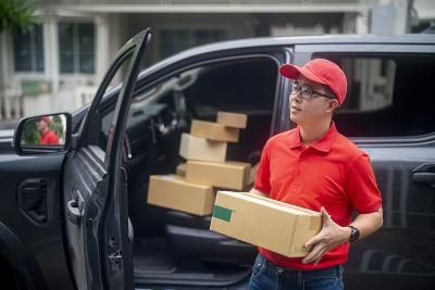 如何便宜又快速地寄送10公斤物品到美国