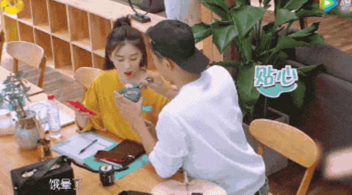真人示范:阚清子和纪凌尘教你如何谈恋爱(以及暴击单身狗) 真人示范:阚清子和纪凌尘教你如何谈恋爱(以及暴击单身狗)