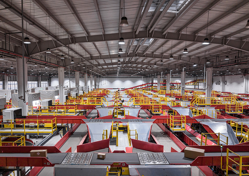 灯具采纳广东佛山跨境物流运输到希腊比雷埃夫斯