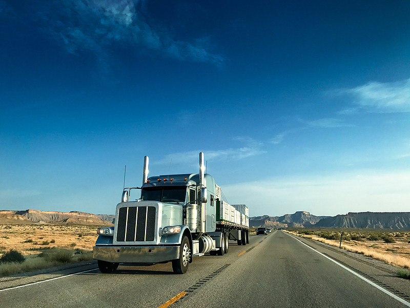 羽绒服通过广东深圳环球货运配送到泰国曼谷