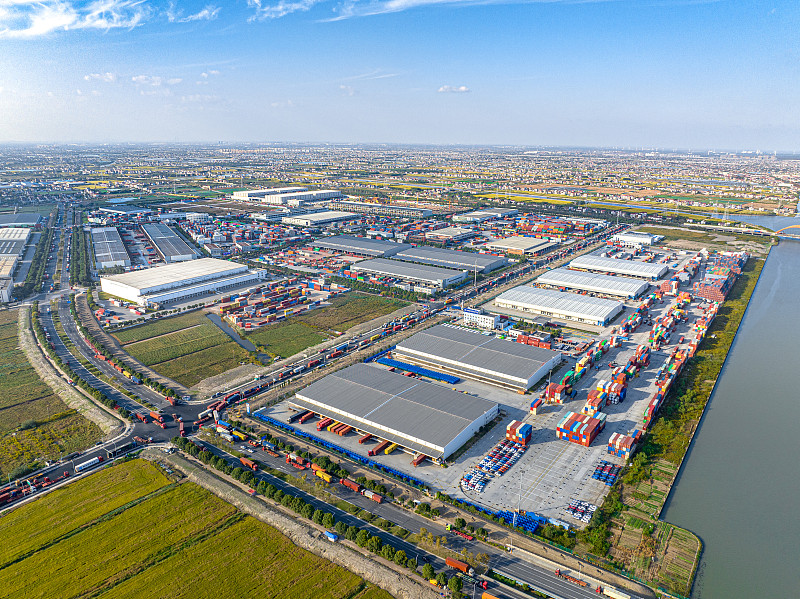 搅拌器借助山东烟台外贸物流托运至越南胡志明市