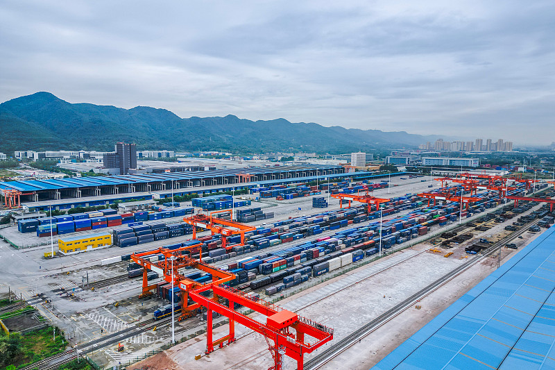 木片材采取中国上海国际快递托运至沙特阿拉伯吉达