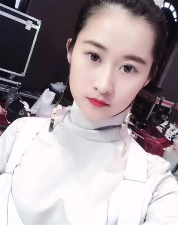 广州商务模特伴游学生兼职,主播及艺人等。 广州商务模特伴游学生兼职,主播及艺人等。