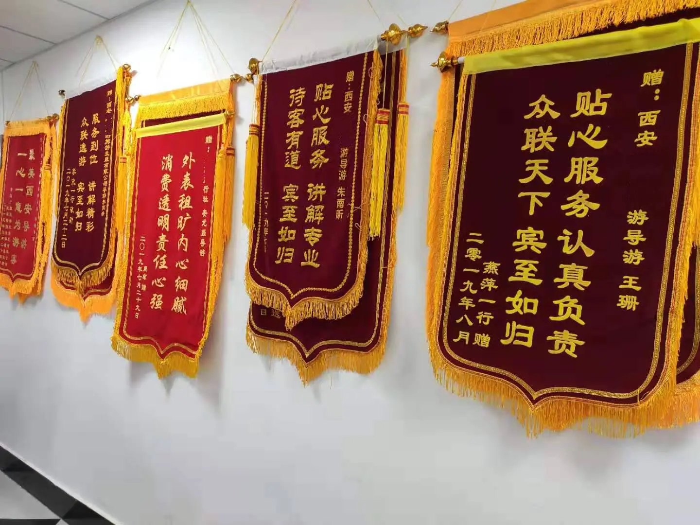 西安专业英文导游从事外宾旅游接待导游服务，可代订旅游包车