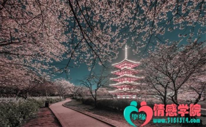 情侣之间要不要天天聊天? 再爱对方也别这样做! 情侣之间要不要天天聊天? 再爱对方也别这样做!
