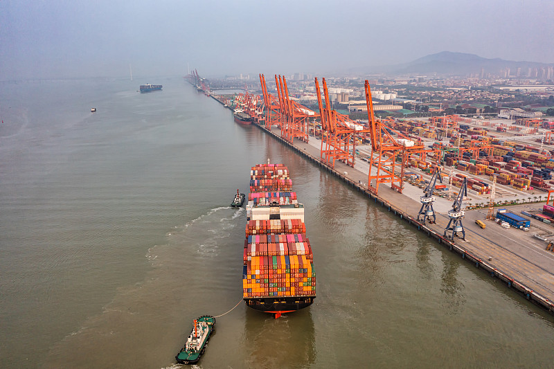 中国至英国海运航线全解析主要港口、航线选择与时效分析 中国至英国海运航线全解析主要港口、航线选择与时效分析